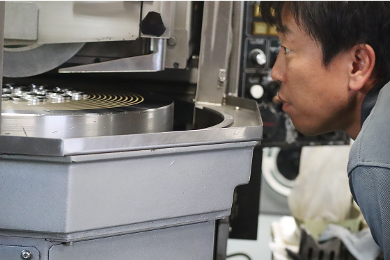 0.001mmの 超高精度加工