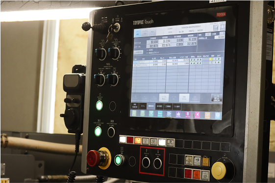 CNC×手作業の ハイブリッド体制